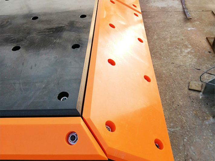 Schlepper- und Arbeitsboot-Gleitplatten